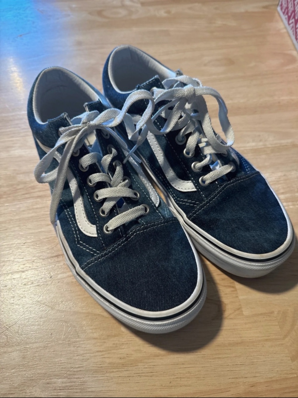 Classic Low-Top Vans Skate Sneakers - Navy White